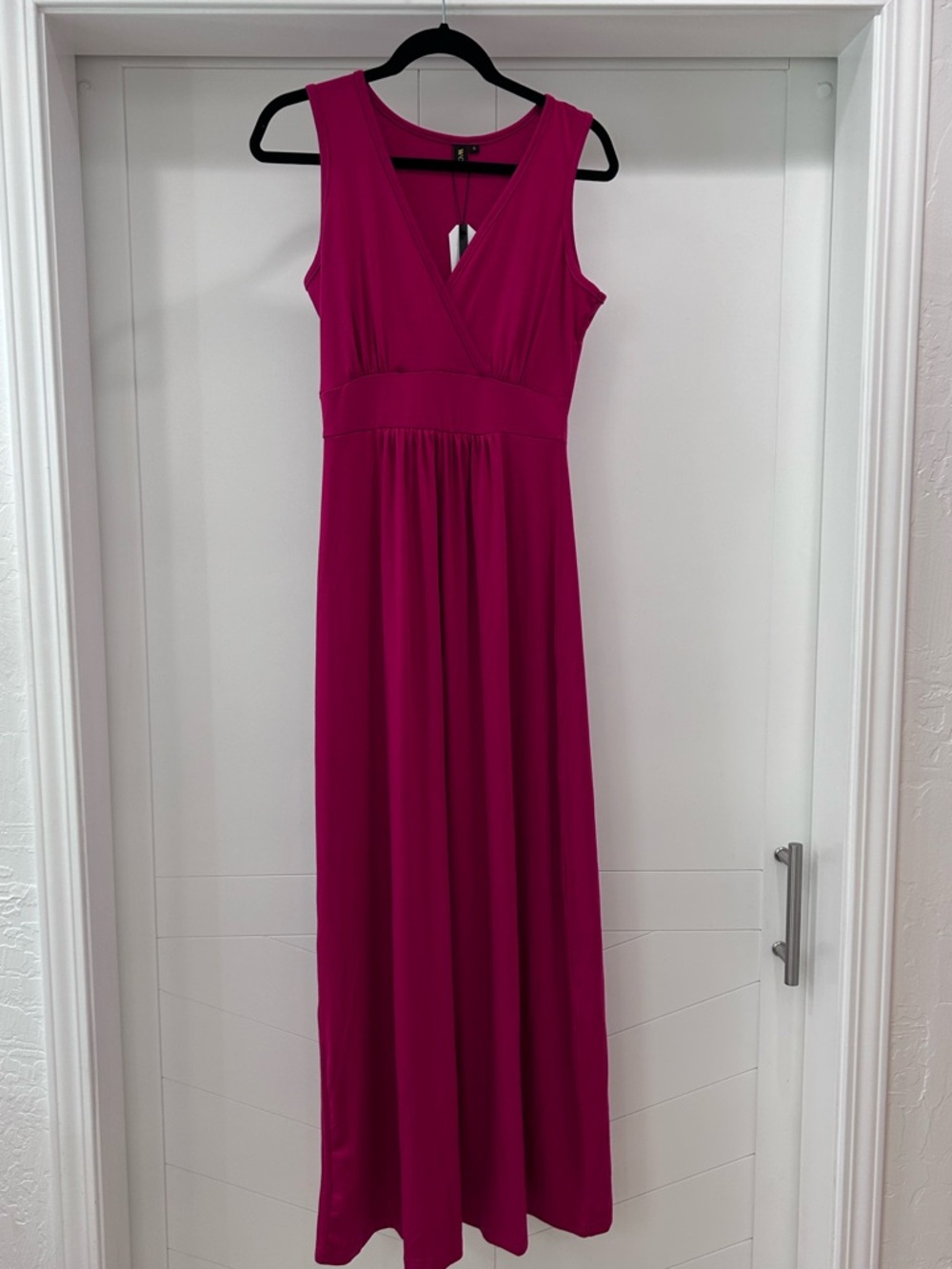 🆕 Hot Pink Sleeveless V-Neck Maxi Dress
